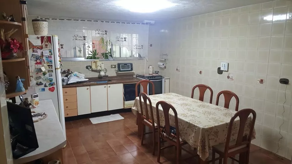 Sobrado à venda com 3 quartos, 180m² - Foto 1