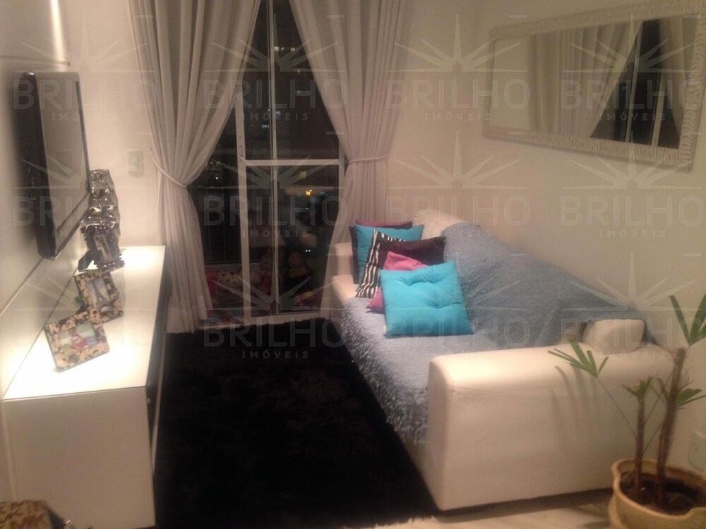 Apartamento à venda com 2 quartos, 62m² - Foto 1