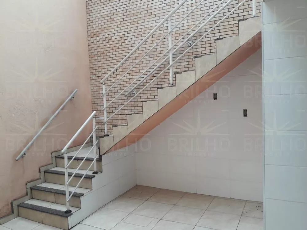 Sobrado à venda com 3 quartos, 214m² - Foto 2