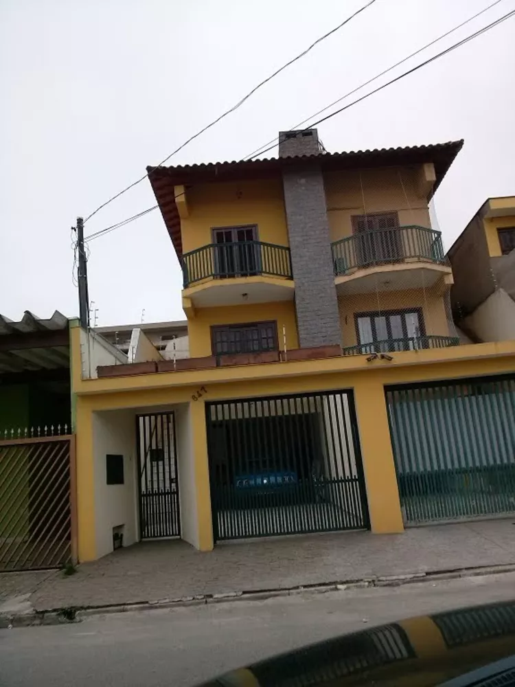 Sobrado à venda com 3 quartos, 150m² - Foto 1