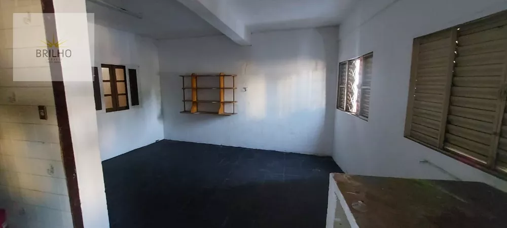 Casa para alugar com 3 quartos, 5m² - Foto 4