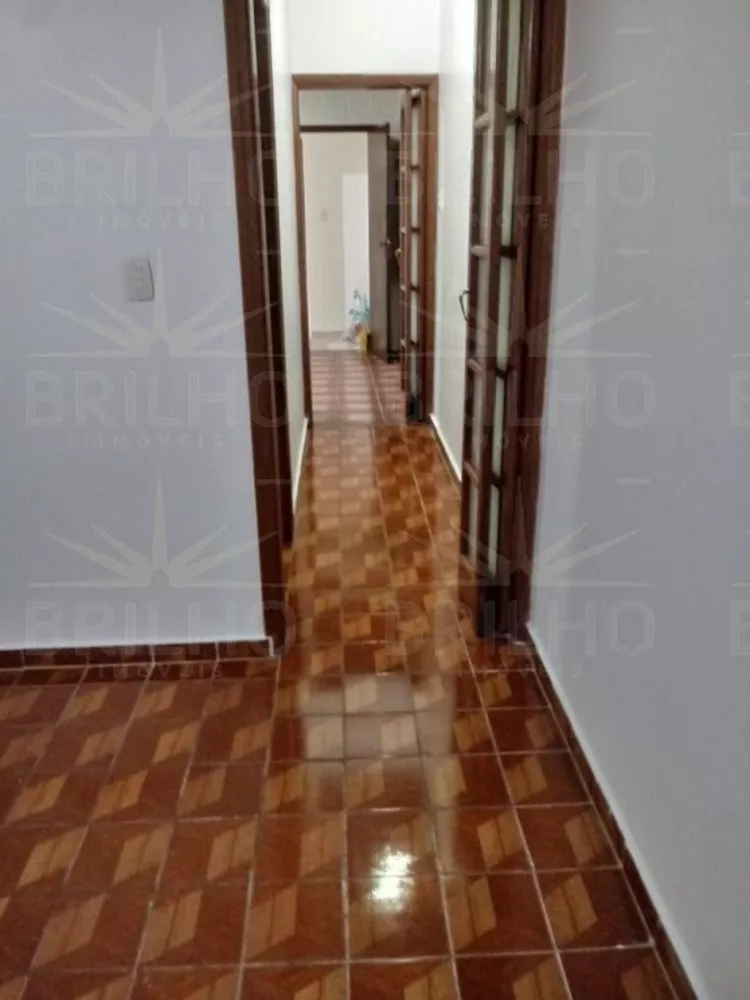 Casa para alugar com 2 quartos, 125m² - Foto 2