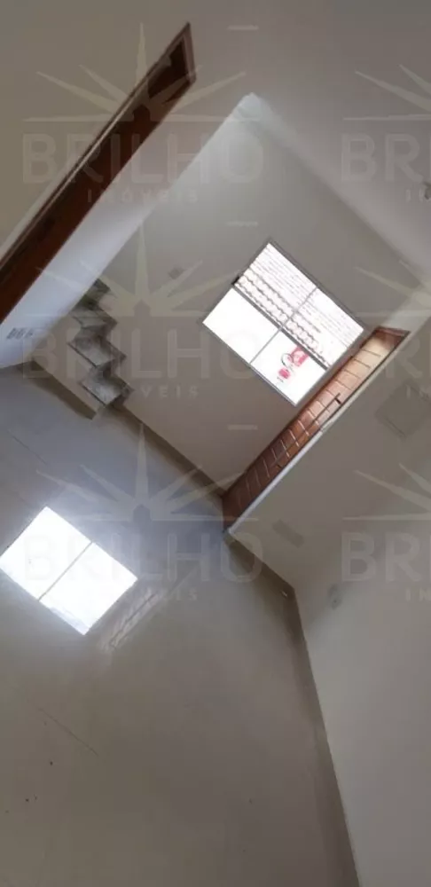 Casa de Condomínio à venda e aluguel com 2 quartos, 70m² - Foto 18