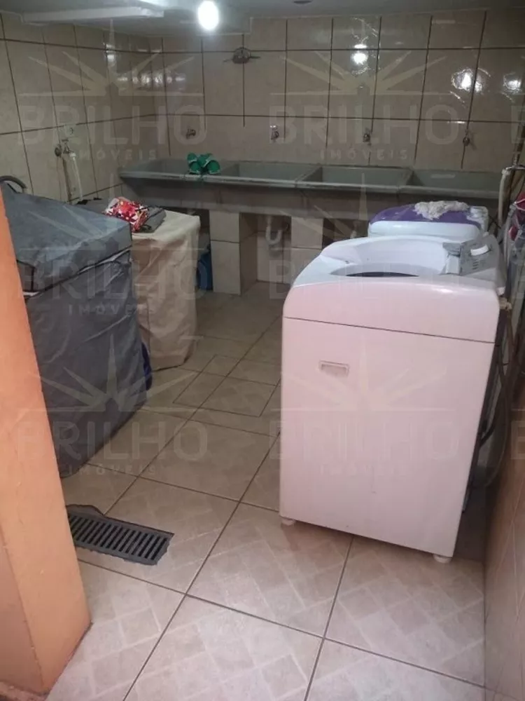 Sobrado à venda com 2 quartos, 300m² - Foto 17