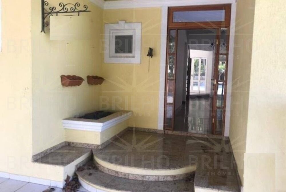 Casa de Condomínio à venda e aluguel com 4 quartos, 300m² - Foto 2