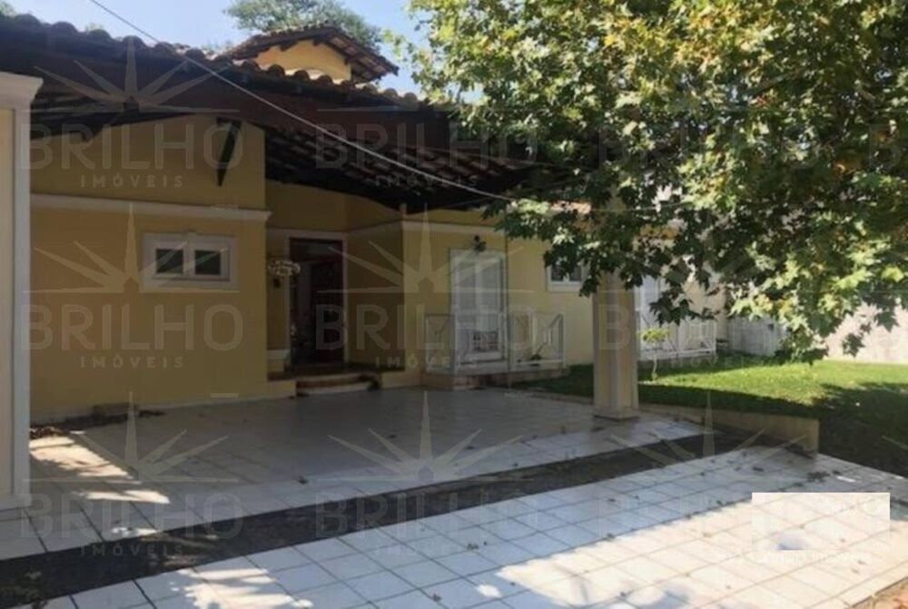 Casa de Condomínio à venda e aluguel com 4 quartos, 300m² - Foto 4