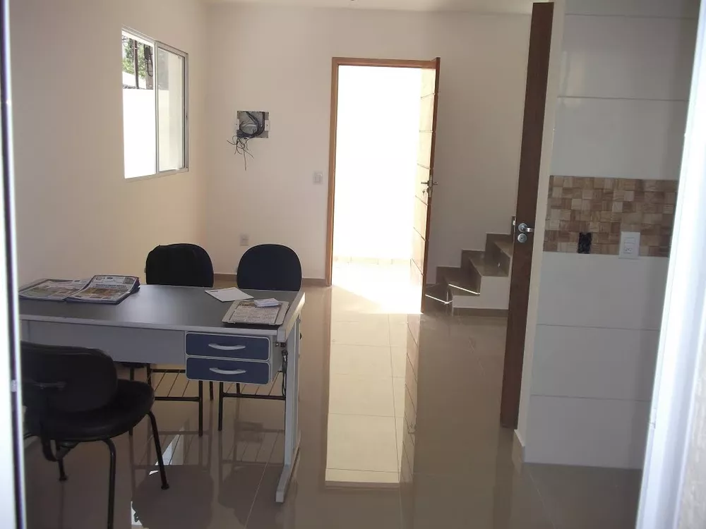 Sobrado à venda com 2 quartos, 60m² - Foto 3