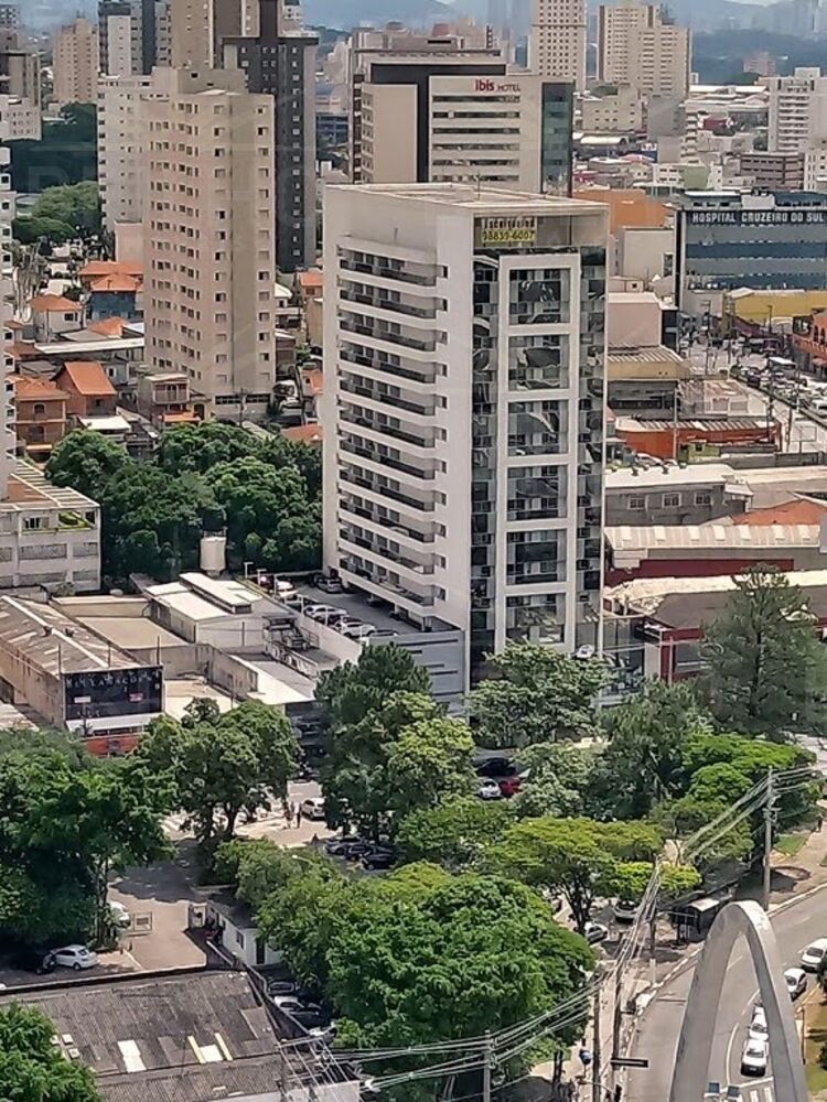 Apartamento para alugar com 4 quartos, 245m² - Foto 2