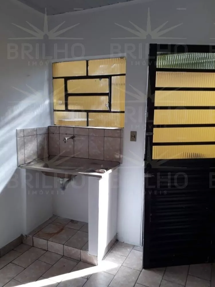 Casa para alugar com 1 quarto, 20m² - Foto 14