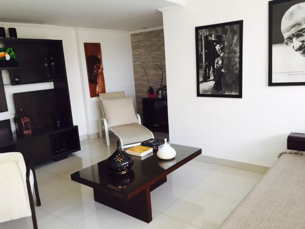 Casa à venda com 2 quartos, 142m² - Foto 1