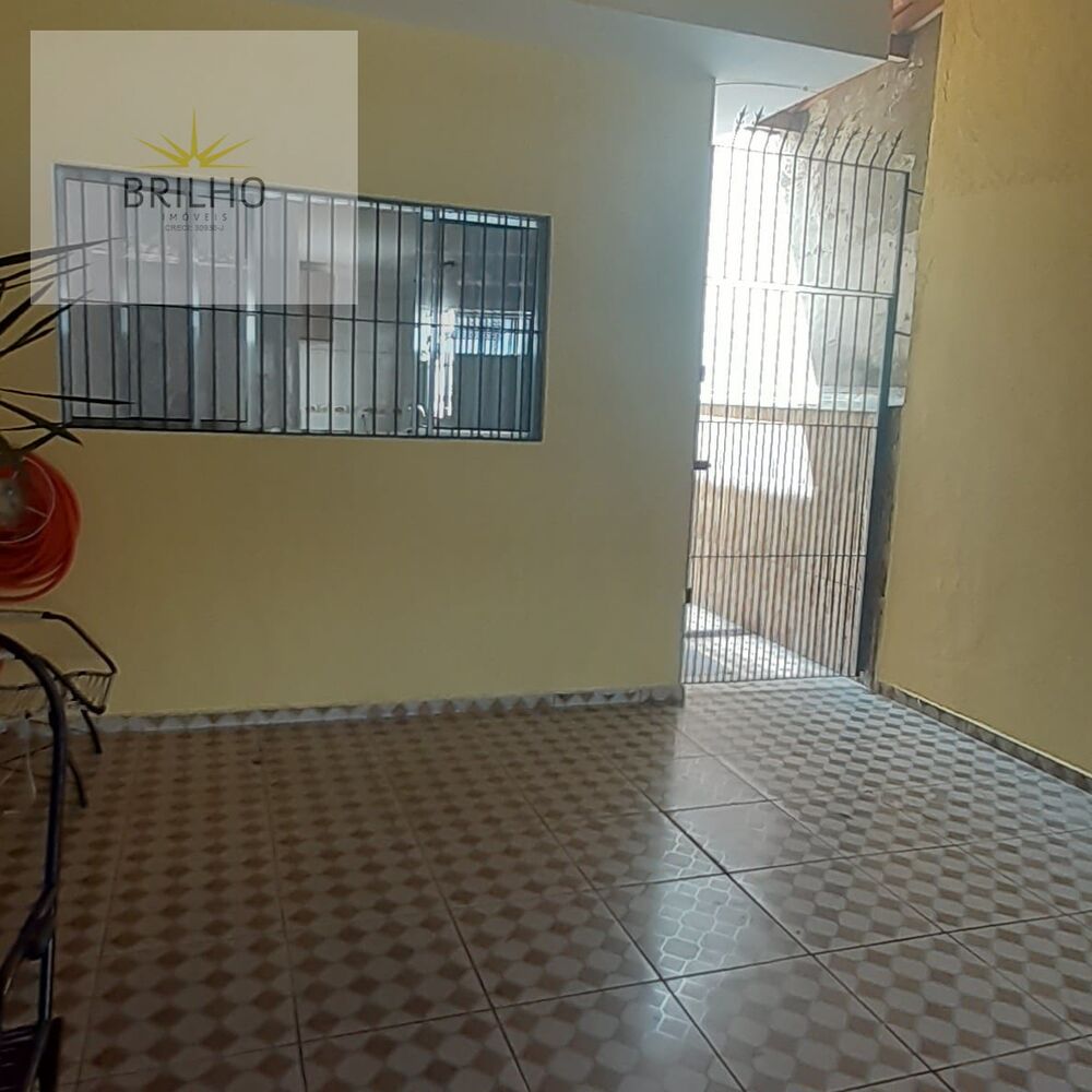 Casa à venda com 2 quartos, 125m² - Foto 2