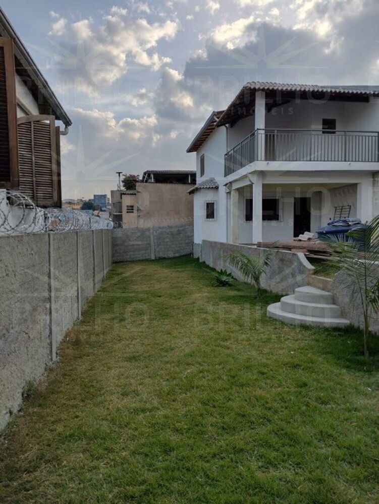 Casa à venda com 2 quartos, 250m² - Foto 3