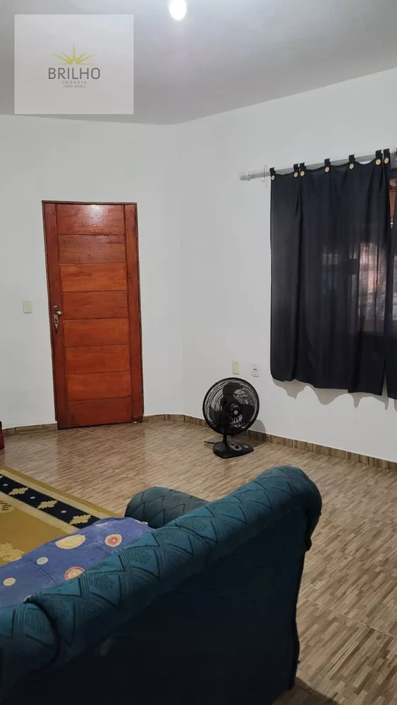 Casa à venda com 2 quartos, 200m² - Foto 1