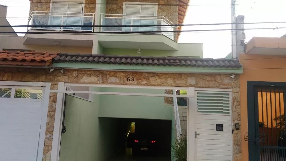 Sobrado à venda e aluguel com 3 quartos, 250m² - Foto 1