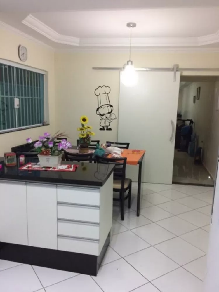 Sobrado à venda e aluguel com 3 quartos, 250m² - Foto 4