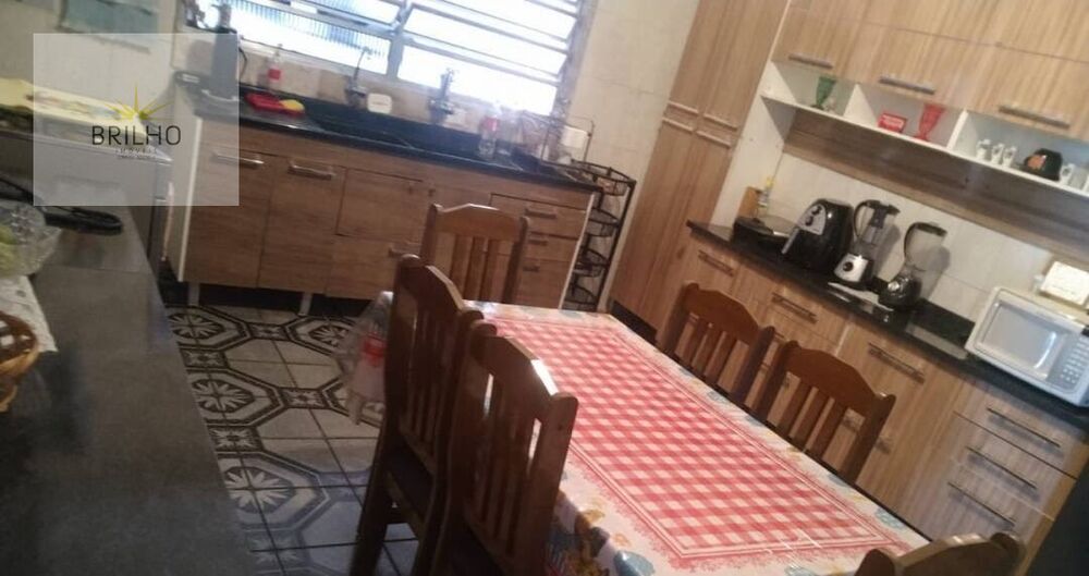 Casa à venda com 2 quartos, 150m² - Foto 2