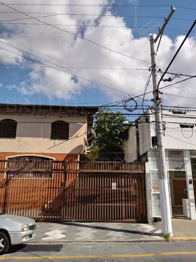 Casa para alugar com 4 quartos, 400m² - Foto 1