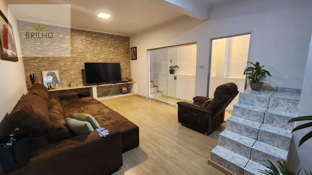 Casa à venda com 3 quartos, 150m² - Foto 1