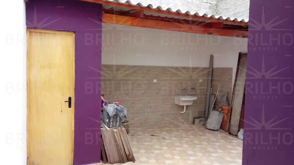 Casa à venda com 2 quartos, 120m² - Foto 1