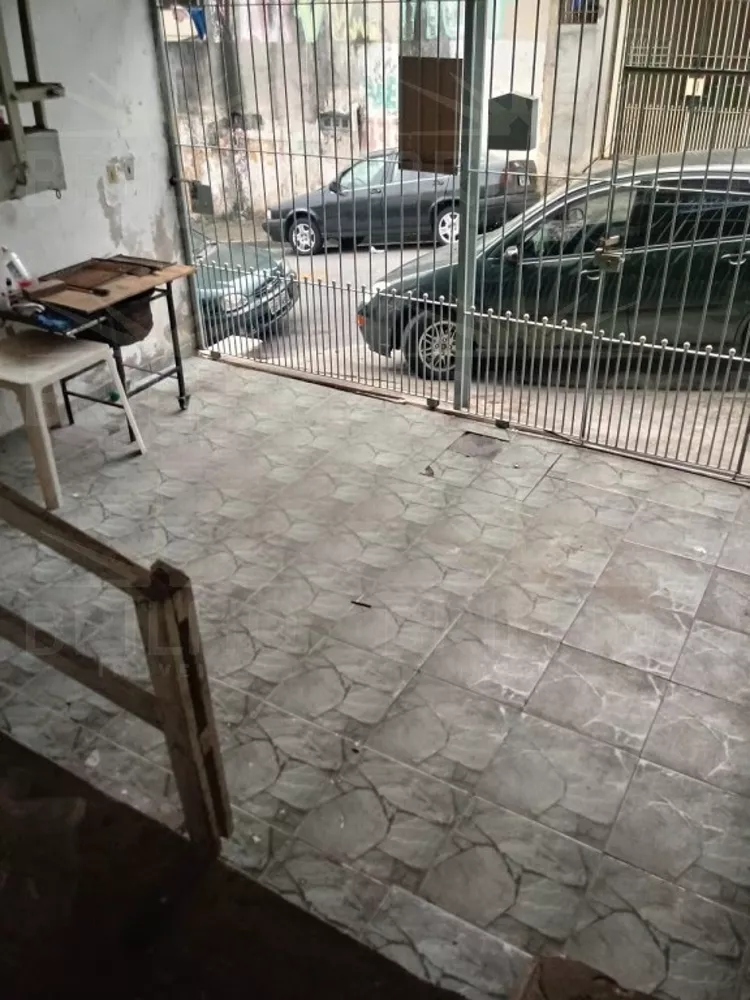 Sobrado à venda com 4 quartos, 200m² - Foto 1