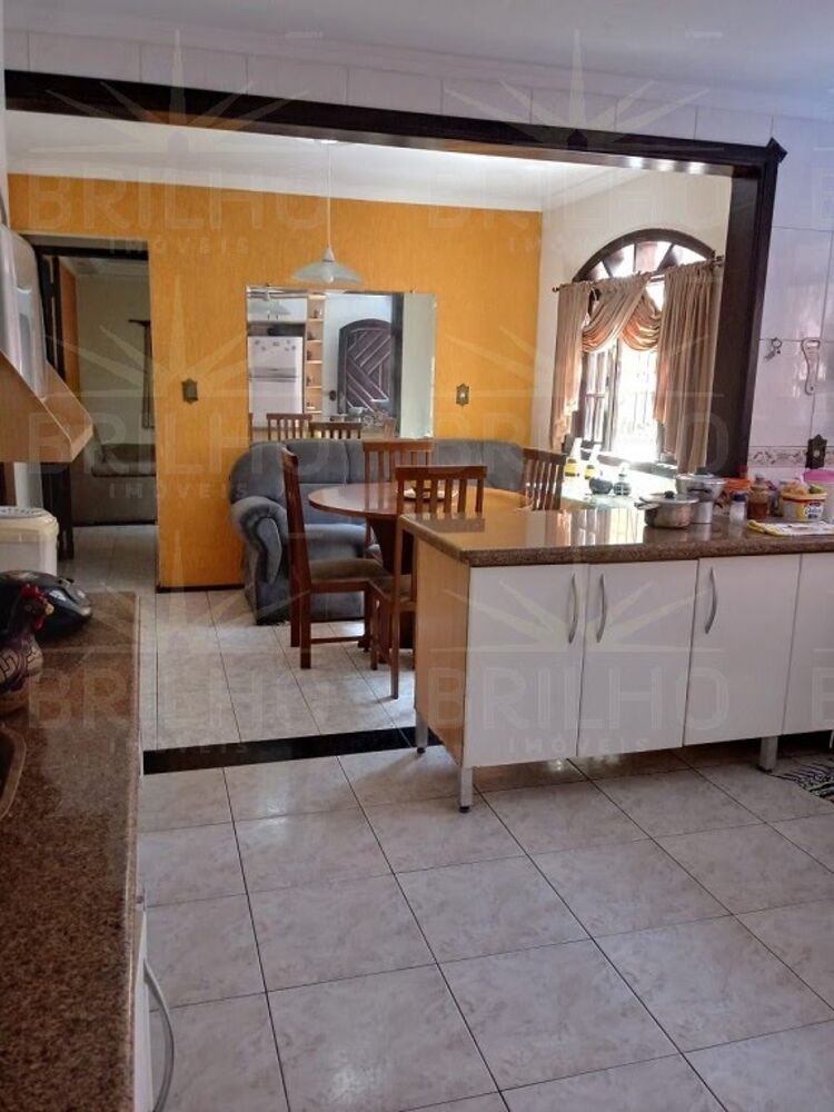 Sobrado, 3 quartos, 240 m² - Foto 1