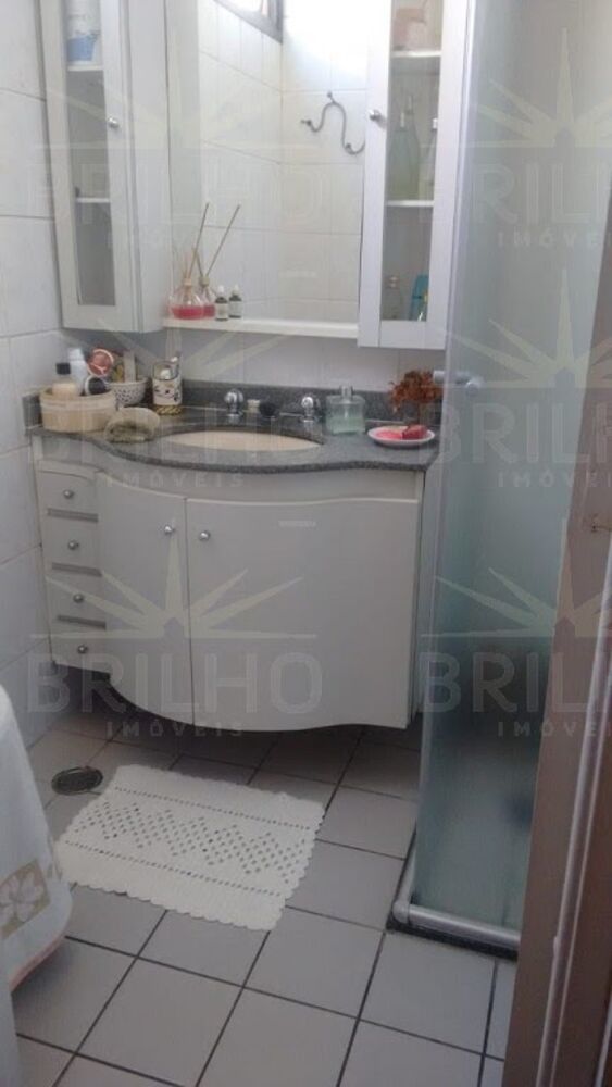 Apartamento à venda com 2 quartos, 77m² - Foto 1