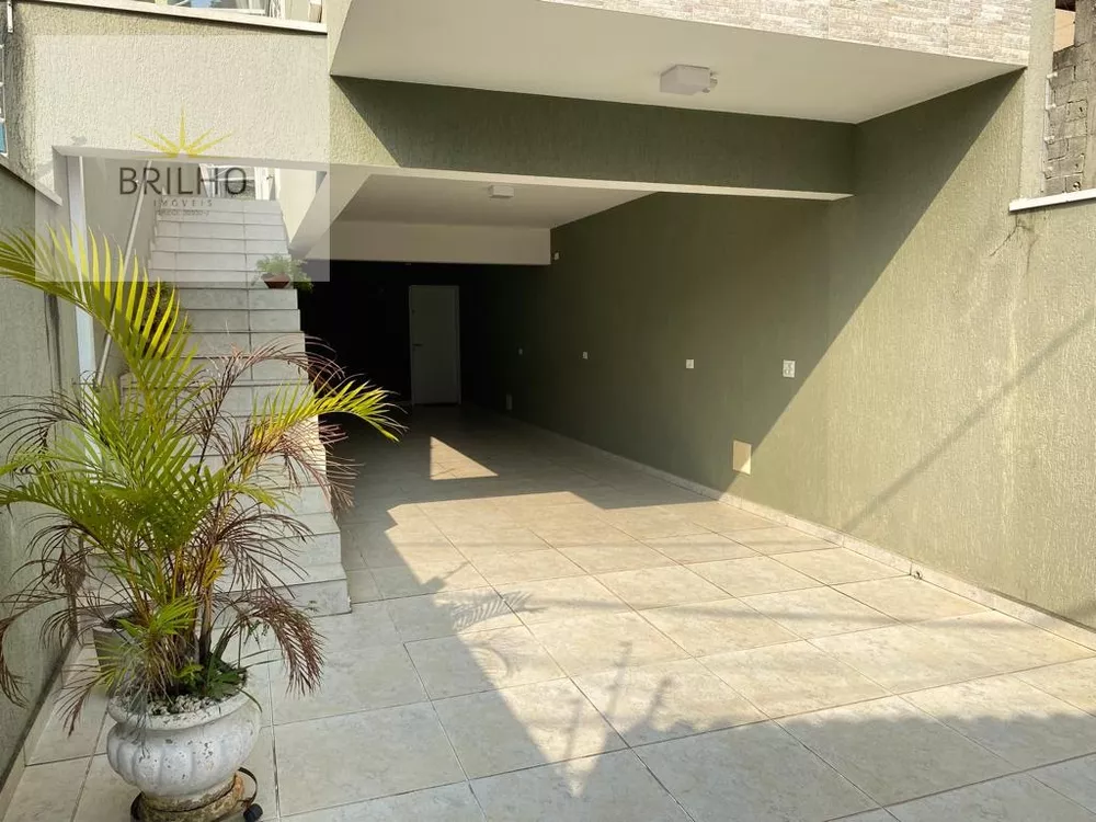 Sobrado à venda com 3 quartos, 215m² - Foto 2