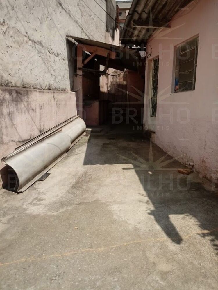 Casa à venda e aluguel com 3 quartos, 250m² - Foto 11