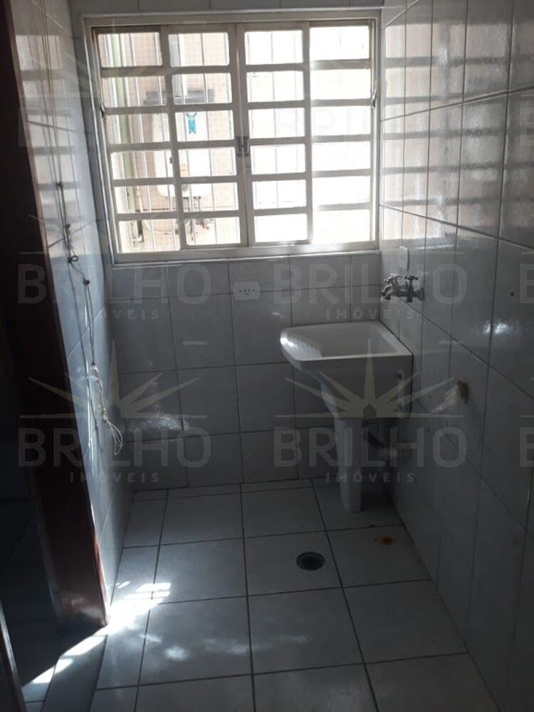 Casa para alugar com 1 quarto, 80m² - Foto 2