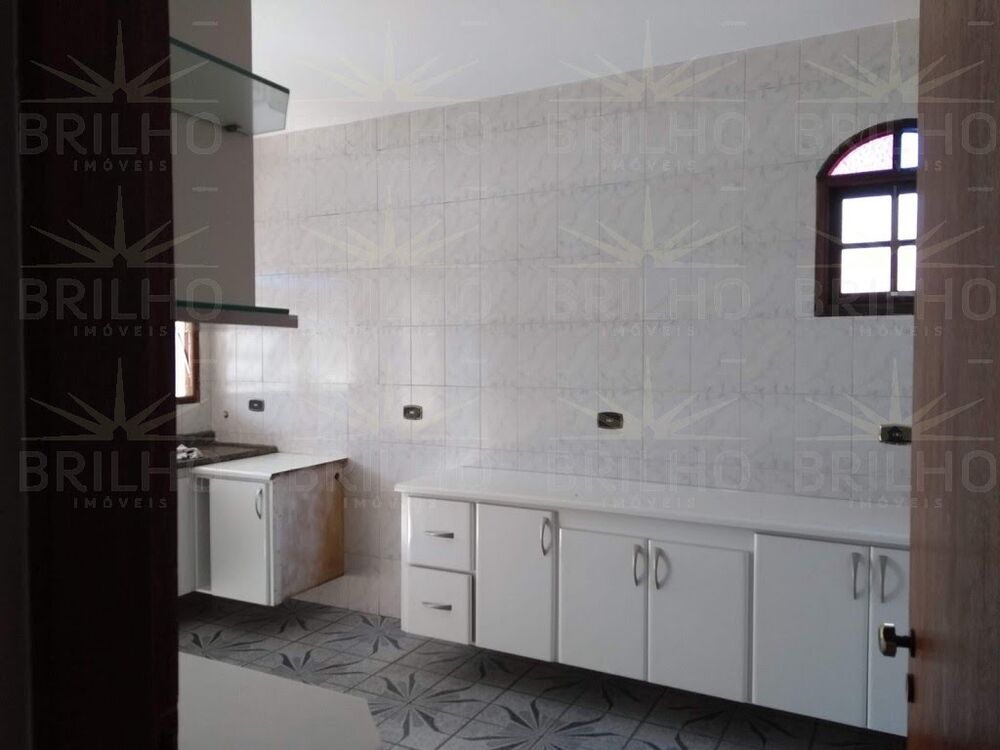 Casa para alugar com 2 quartos, 80m² - Foto 8