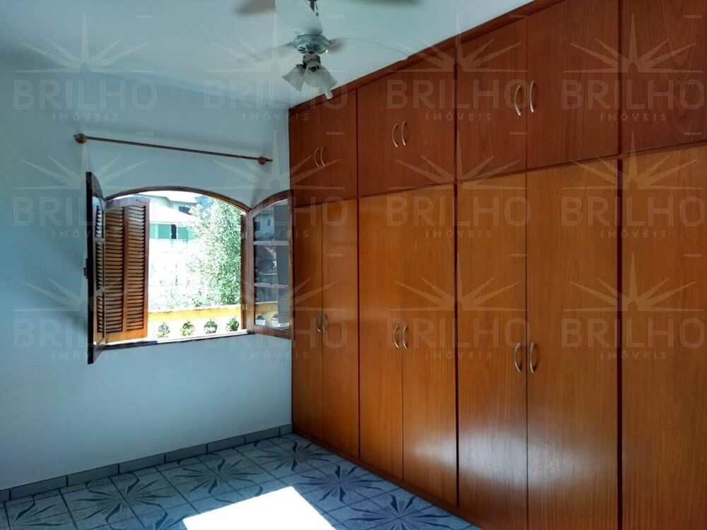 Casa para alugar com 2 quartos, 80m² - Foto 2