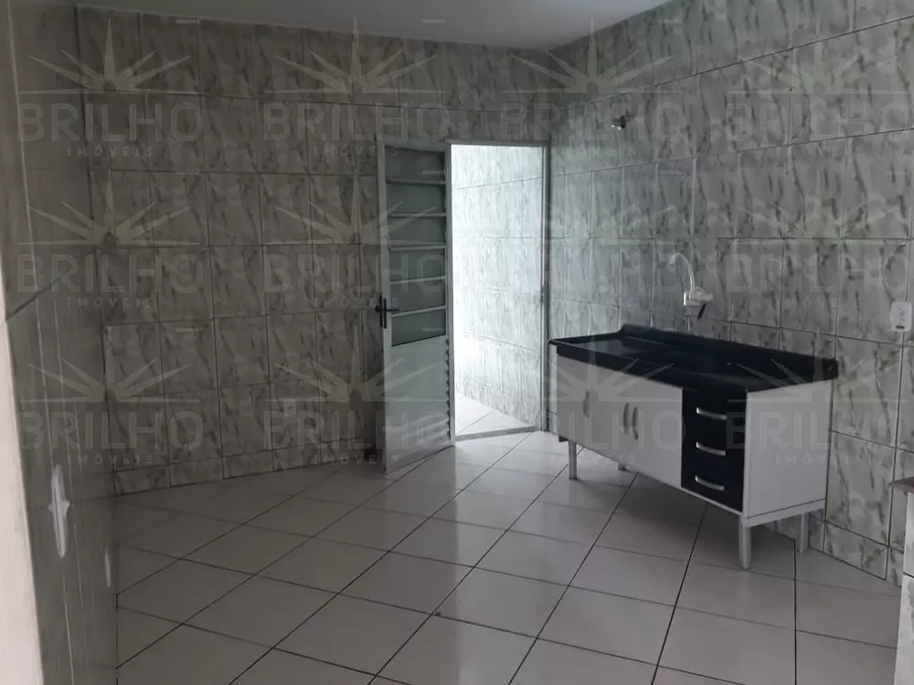 Casa à venda com 3 quartos, 198m² - Foto 1