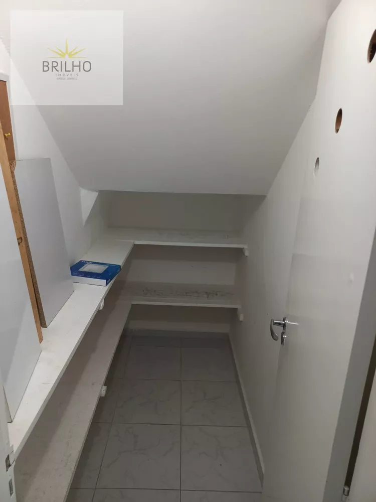 Sobrado à venda e aluguel com 3 quartos, 250m² - Foto 3