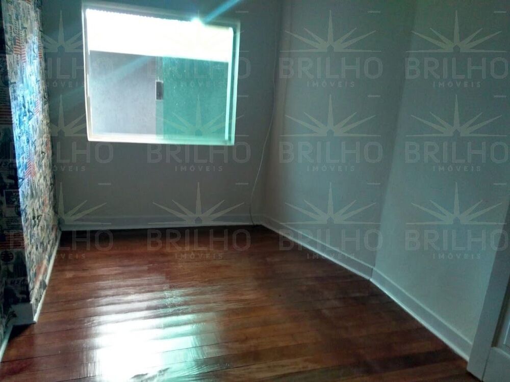 Casa à venda com 2 quartos, 220m² - Foto 3
