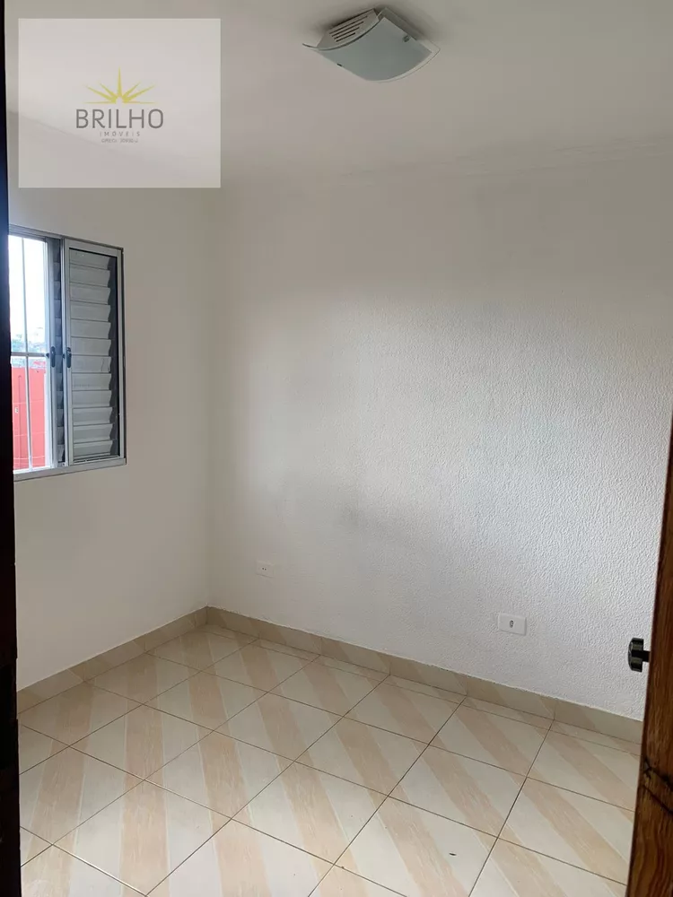 Apartamento à venda com 2 quartos, 42m² - Foto 2