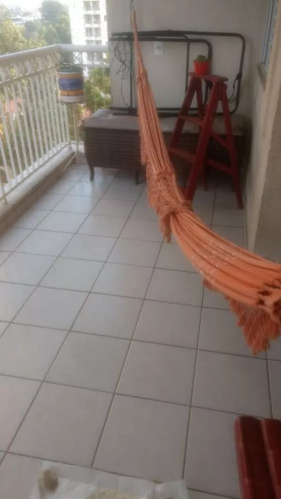 Apartamento à venda com 2 quartos, 75m² - Foto 2