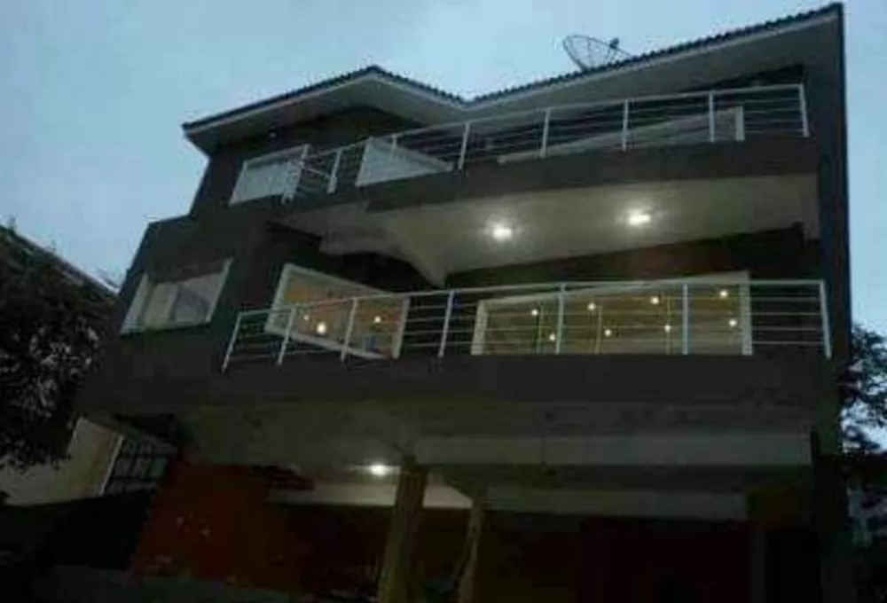 Casa de Condomínio à venda e aluguel com 3 quartos, 1500m² - Foto 1