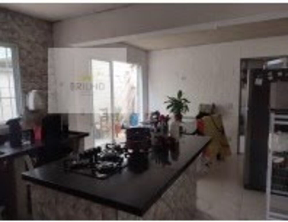 Sobrado à venda com 4 quartos, 152m² - Foto 1