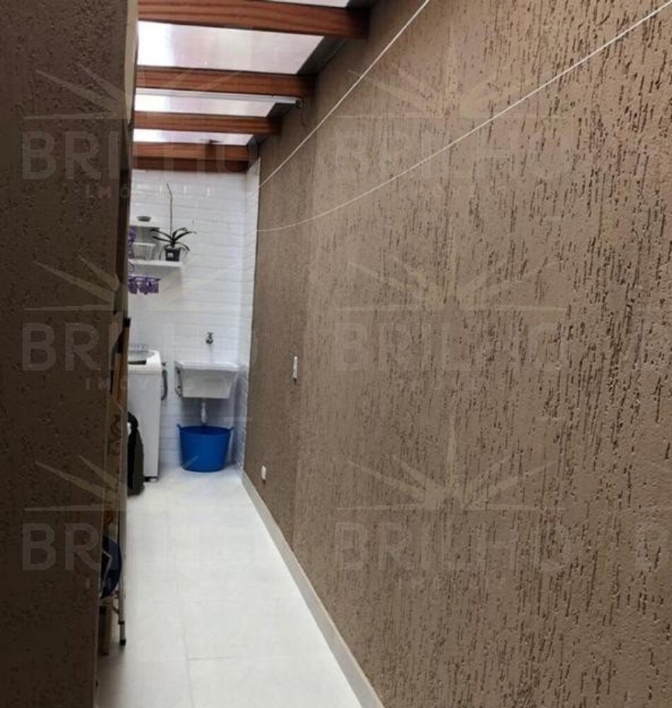 Casa à venda com 3 quartos, 200m² - Foto 4
