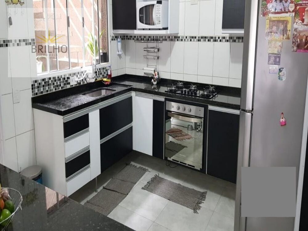 Casa à venda com 3 quartos, 350m² - Foto 1