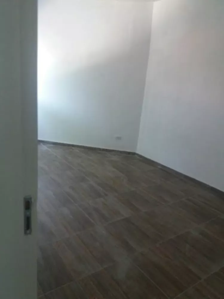 Casa para alugar com 3 quartos, 90m² - Foto 3