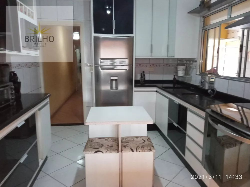 Sobrado à venda com 3 quartos, 125m² - Foto 1