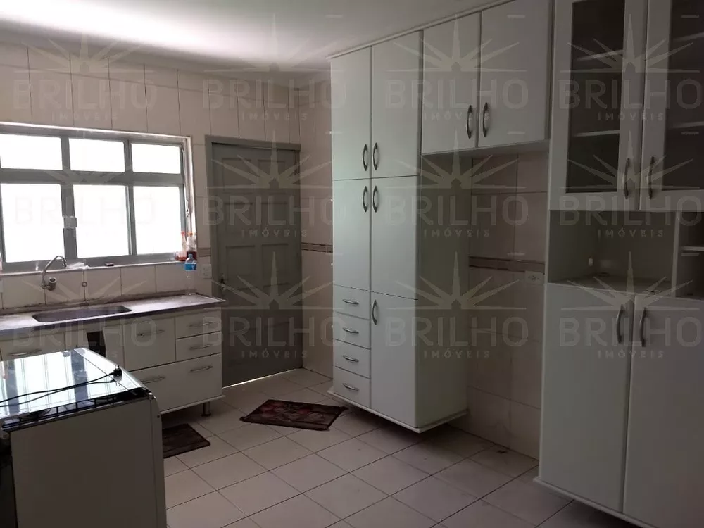 Casa para alugar com 2 quartos, 150m² - Foto 2