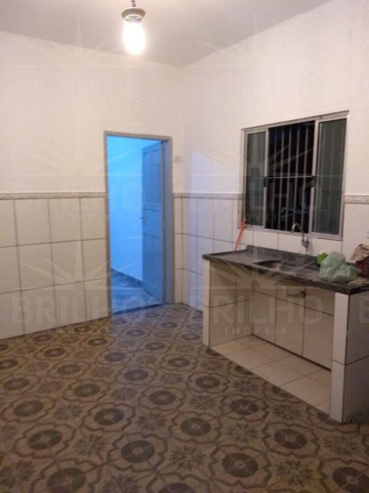 Casa para alugar com 1 quarto, 125m² - Foto 2