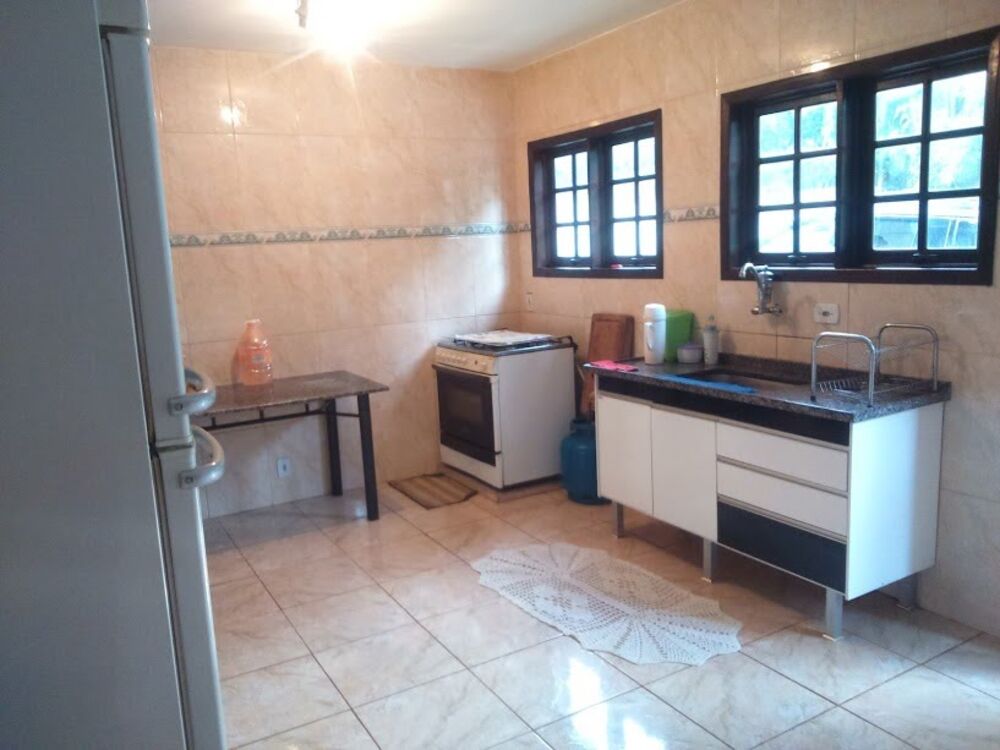 Chácara à venda com 4 quartos, 1680m² - Foto 2
