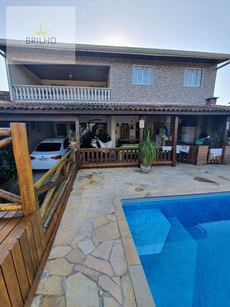Chácara à venda com 5 quartos, 750m² - Foto 1