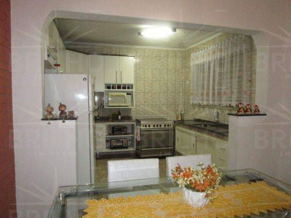 Sobrado à venda e aluguel com 3 quartos, 150m² - Foto 2