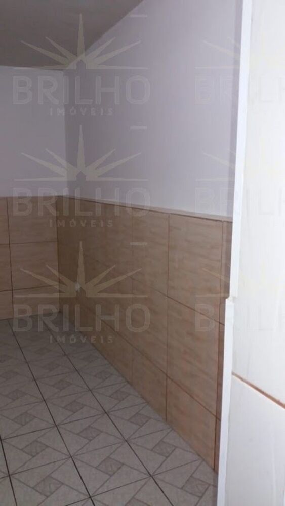 Casa para alugar com 1 quarto, 125m² - Foto 1