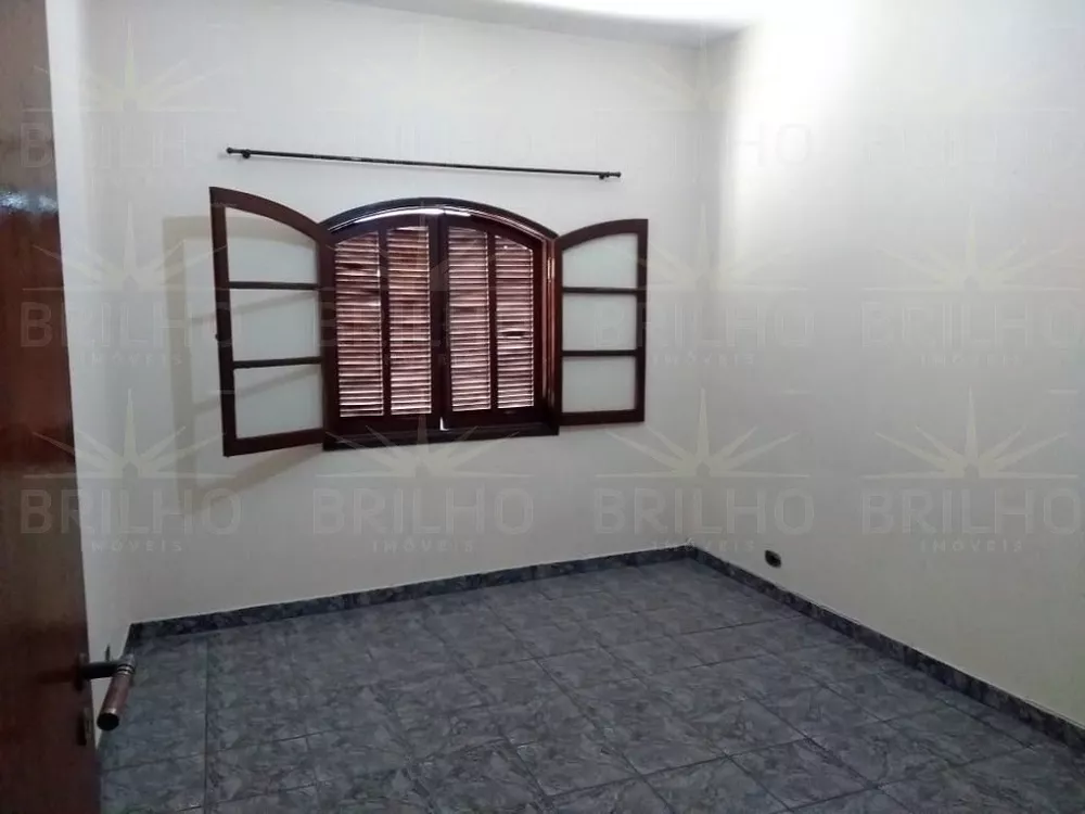 Casa para alugar com 2 quartos, 125m² - Foto 12