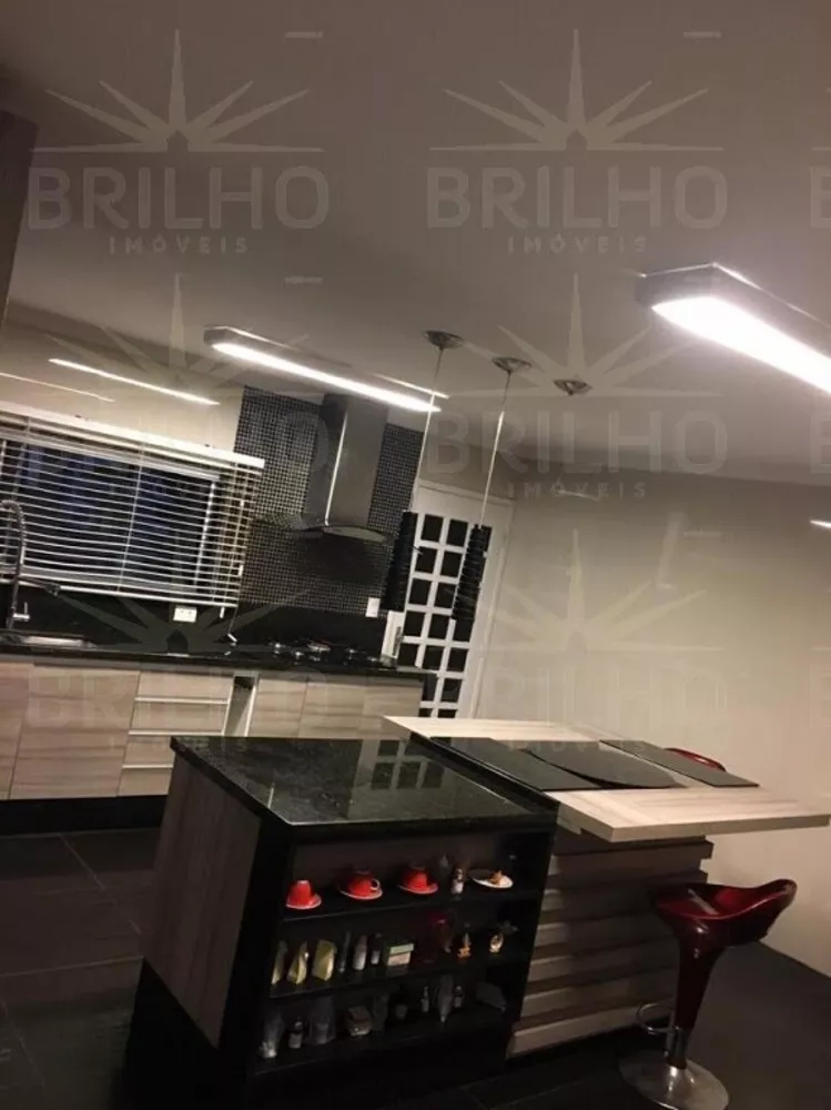 Sobrado à venda com 3 quartos, 288m² - Foto 4